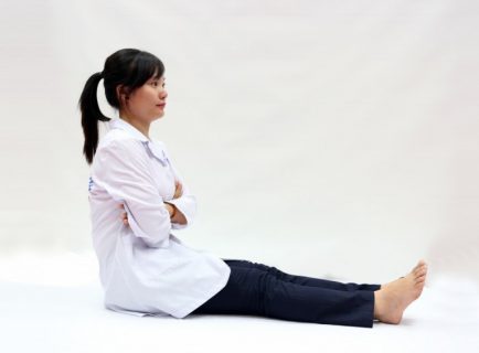 bai-tap-yoga-chua-viem-dai-trang-tai-nha1