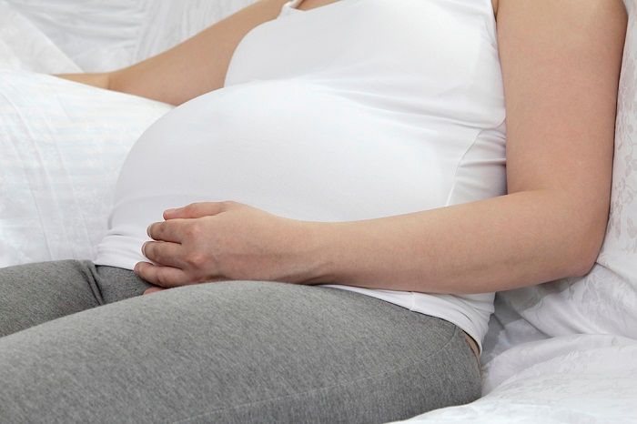 Bị đau bụng đi ngoài khi mang thai có sao không?